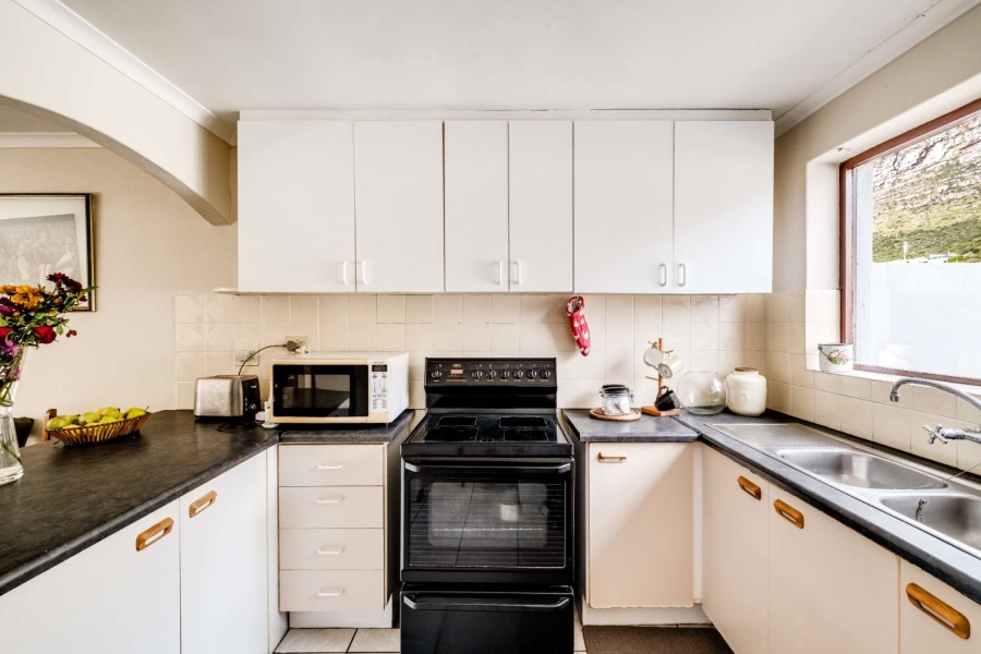 2 Bedroom Property for Sale in Lakeside Western Cape
